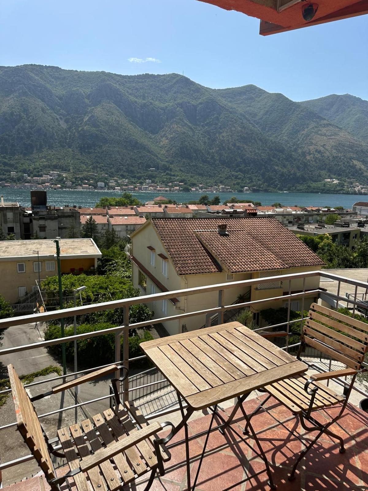 Themis Apart Hotel Kotor Exterior photo