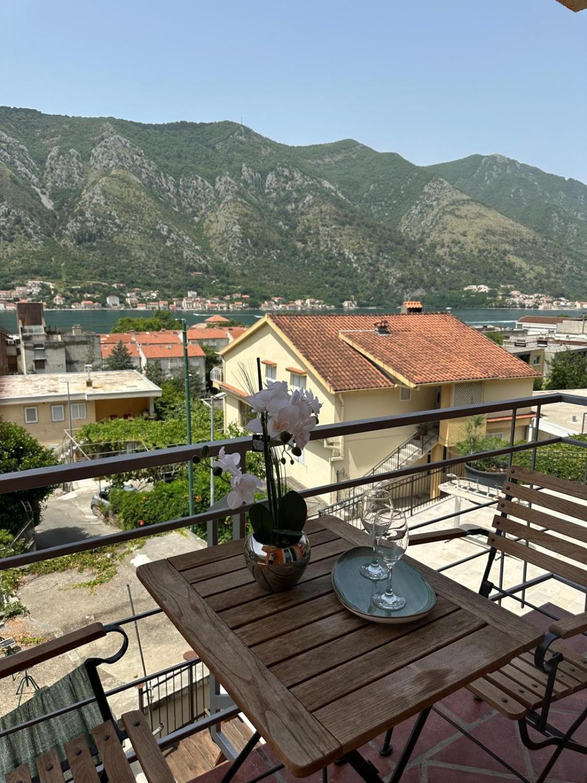 Themis Apart Hotel Kotor Exterior photo