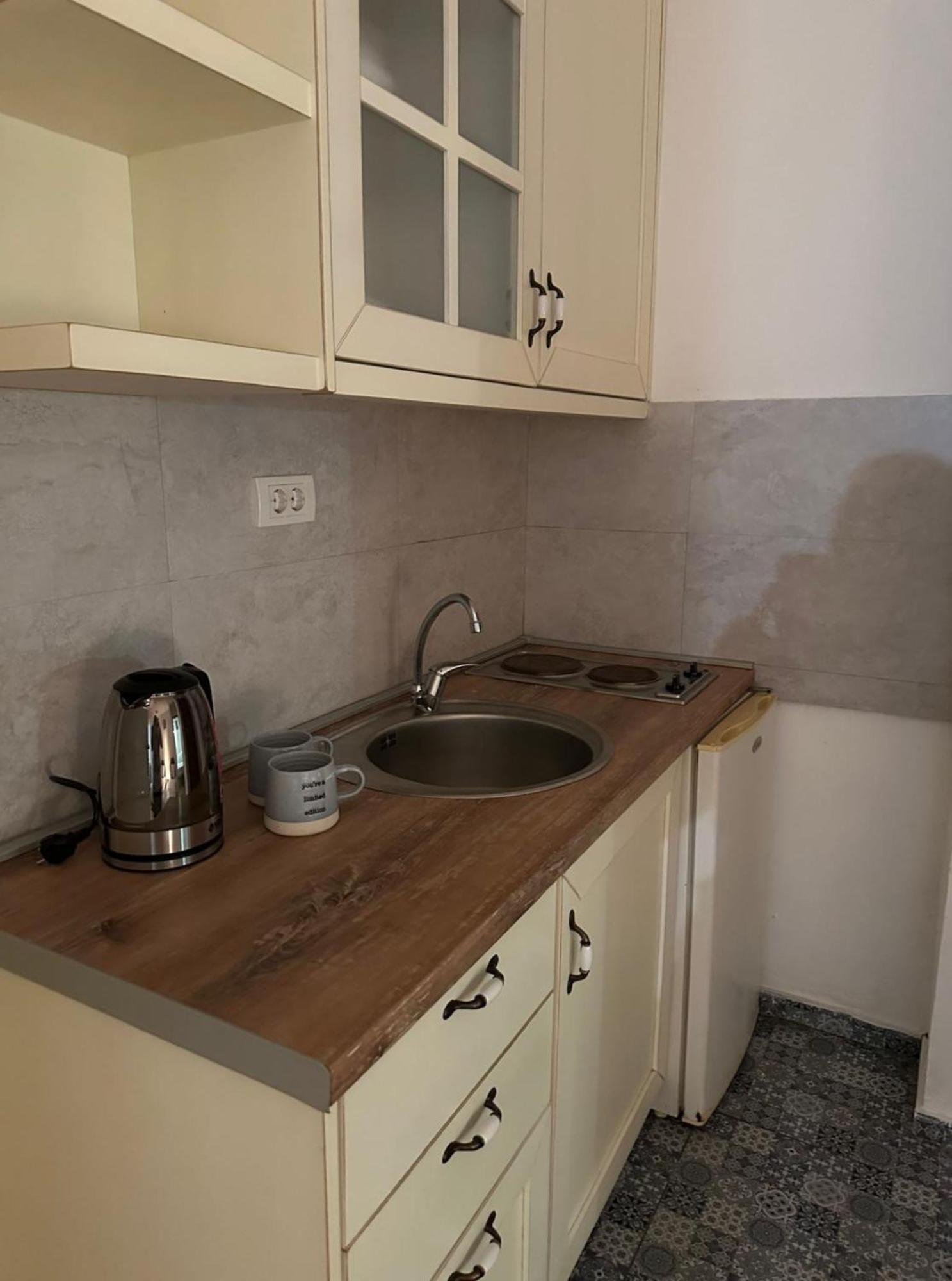 Themis Apart Hotel Kotor Exterior photo